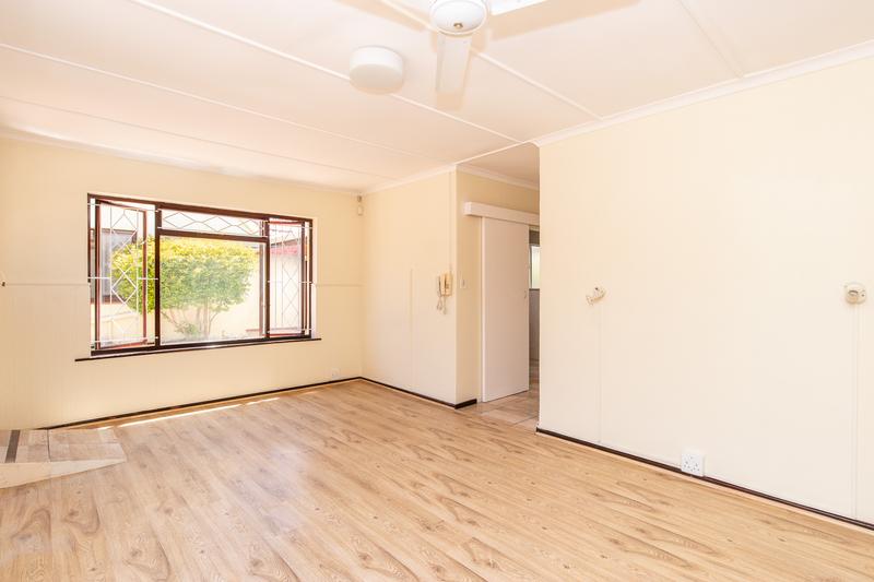 5 Bedroom Property for Sale in Bergvliet Western Cape